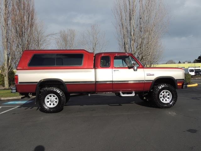 1993 Dodge RAM 250 LE 2dr / 4X4 / TURBO CUMMINS DIESEL / LIFTED   - Photo 4 - Portland, OR 97217