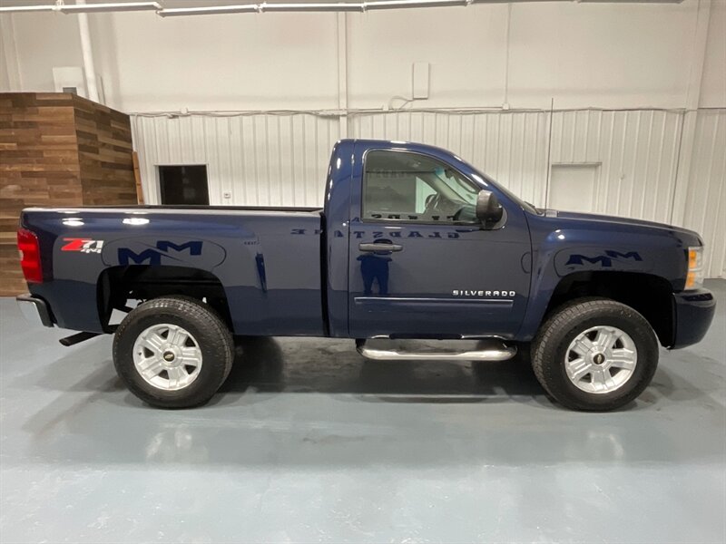 2010 Chevrolet Silverado 1500 LT Regular Cab Z-71 4X4 / 5.3L V8 / LIFTED TRUCK  / ZERO RUST - Photo 4 - Gladstone, OR 97027
