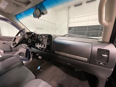 2010 Chevrolet Silverado 1500 LT Regular Cab Z-71 4X4 / 5.3L V8 / LIFTED TRUCK  / ZERO RUST - Photo 15 - Gladstone, OR 97027