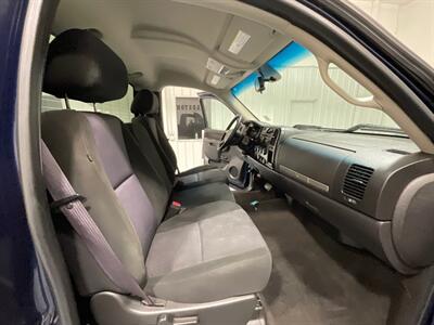 2010 Chevrolet Silverado 1500 LT Regular Cab Z-71 4X4 / 5.3L V8 / LIFTED TRUCK  / ZERO RUST - Photo 13 - Gladstone, OR 97027