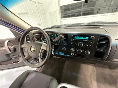 2010 Chevrolet Silverado 1500 LT Regular Cab Z-71 4X4 / 5.3L V8 / LIFTED TRUCK  / ZERO RUST - Photo 33 - Gladstone, OR 97027