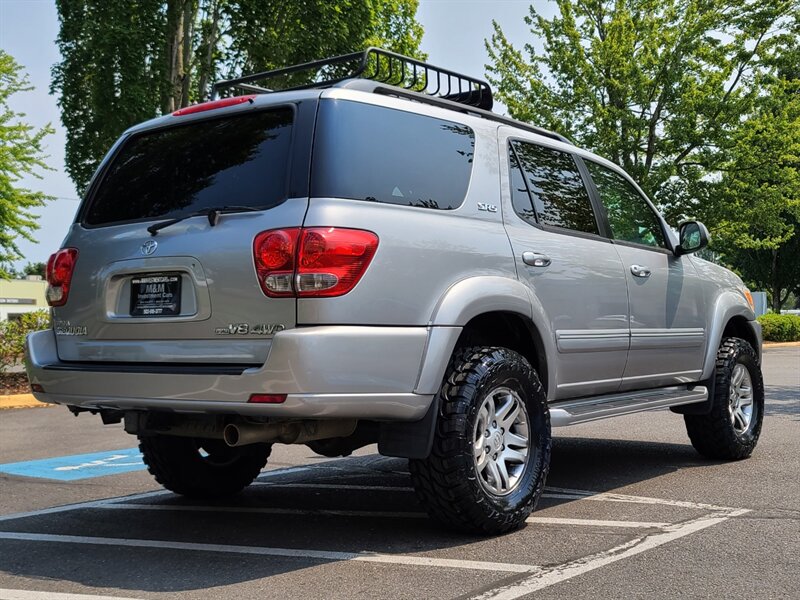 2006 Toyota Sequoia 4X4 / V8 4.7L / Leather / Sun Roof / 8-Seats / Low  Miles / New Tires / New LIFT - Photo 8 - Portland, OR 97217