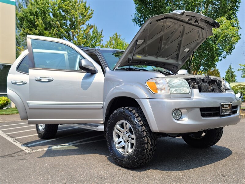 2006 Toyota Sequoia 4X4 / V8 4.7L / Leather / Sun Roof / 8-Seats / Low  Miles / New Tires / New LIFT - Photo 27 - Portland, OR 97217