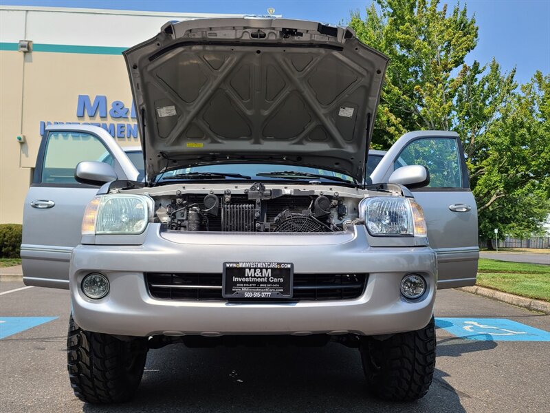 2006 Toyota Sequoia 4X4 / V8 4.7L / Leather / Sun Roof / 8-Seats / Low  Miles / New Tires / New LIFT - Photo 30 - Portland, OR 97217