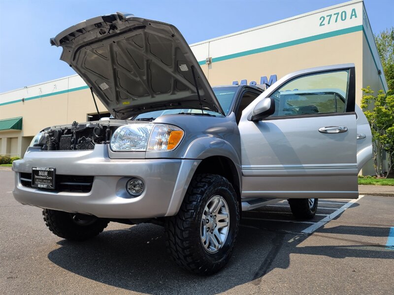 2006 Toyota Sequoia 4X4 / V8 4.7L / Leather / Sun Roof / 8-Seats / Low  Miles / New Tires / New LIFT - Photo 26 - Portland, OR 97217