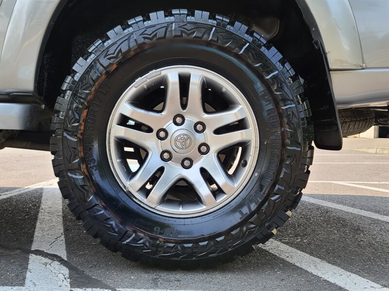 2006 Toyota Sequoia 4X4 / V8 4.7L / Leather / Sun Roof / 8-Seats / Low  Miles / New Tires / New LIFT - Photo 59 - Portland, OR 97217