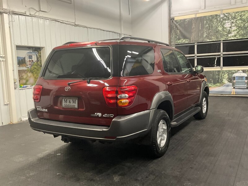 2003 Toyota Sequoia SR5 4X4 / 3RD ROW SEAT / LOCAL SUV / CLEAN  TIMING BELT SERVICE DONE / LOCAL TOYOTA / RUST FREE - Photo 8 - Gladstone, OR 97027