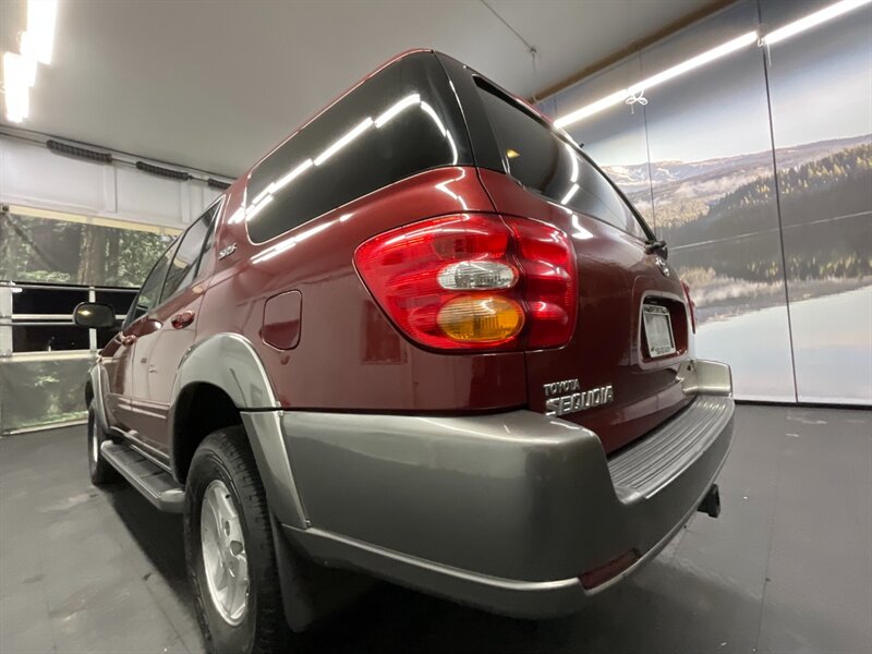 2003 Toyota Sequoia SR5 4X4 / 3RD ROW SEAT / LOCAL SUV / CLEAN  TIMING BELT SERVICE DONE / LOCAL TOYOTA / RUST FREE - Photo 10 - Gladstone, OR 97027