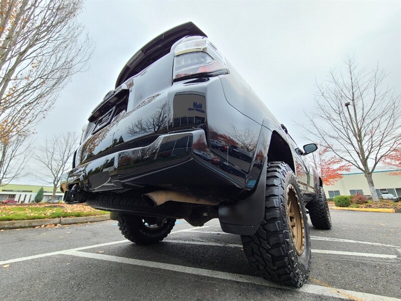 2020 Toyota 4Runner Venture 4X4 LIFTED / DIFF LOCK / CRAWL CONTROL  / NEW WHEELS & TIRES & LIFT / 1-OWNER - Photo 12 - Portland, OR 97217