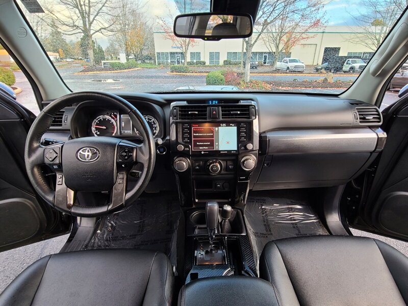 2020 Toyota 4Runner Venture 4X4 LIFTED / DIFF LOCK / CRAWL CONTROL  / NEW WHEELS & TIRES & LIFT / 1-OWNER - Photo 18 - Portland, OR 97217