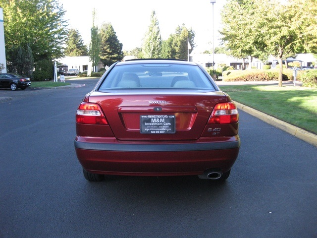 2002 Volvo S40 4-Cyl / Turbo/ Auto / Loaded   - Photo 4 - Portland, OR 97217