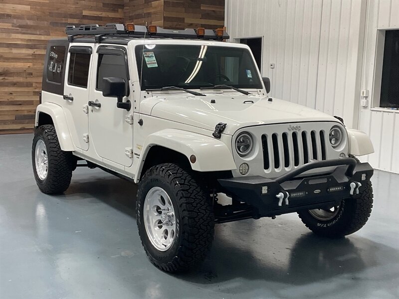 2010 Jeep Wrangler Unlimited Sahara  4X4 / 3.8L V6 / HARD TOP / Custom Bumper  / LOCAL SUV w. Zero RUST - Photo 36 - Gladstone, OR 97027