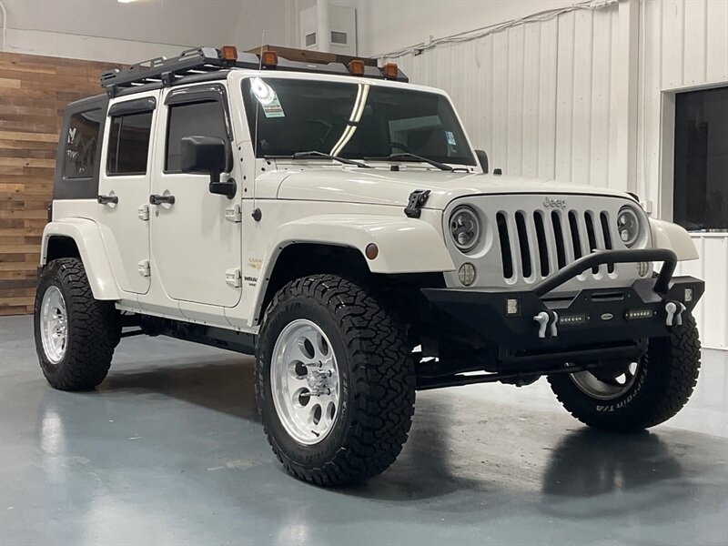 2010 Jeep Wrangler Unlimited Sahara  4X4 / 3.8L V6 / HARD TOP / Custom Bumper  / LOCAL SUV w. Zero RUST - Photo 2 - Gladstone, OR 97027