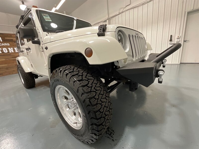 2010 Jeep Wrangler Unlimited Sahara  4X4 / 3.8L V6 / HARD TOP / Custom Bumper  / LOCAL SUV w. Zero RUST - Photo 48 - Gladstone, OR 97027