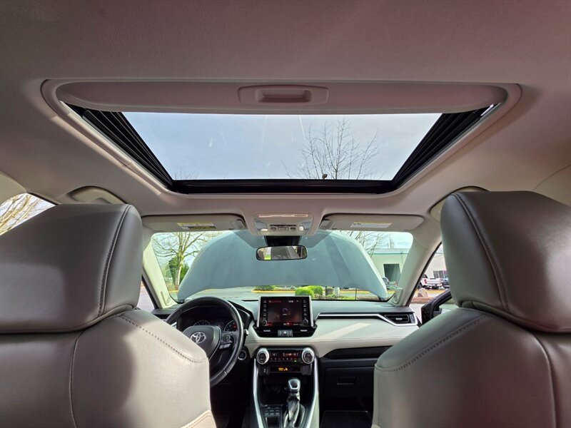 2019 Toyota RAV4 XLE Premium AWD / KMC Wheels / New Tires / 1-OWNER / All Wheel Drive / Lane Assist / Dynamic Cruise / Blind Spot / Rear CAM / Sun Roof / Leather - Photo 18 - Portland, OR 97217