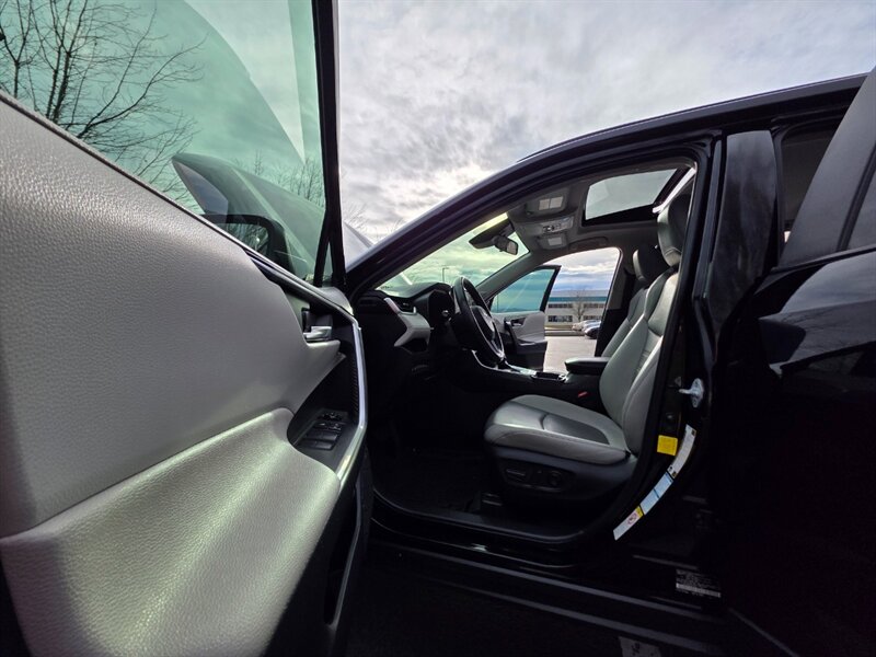 2019 Toyota RAV4 XLE Premium AWD / KMC Wheels / New Tires / 1-OWNER / All Wheel Drive / Lane Assist / Dynamic Cruise / Blind Spot / Rear CAM / Sun Roof / Leather - Photo 50 - Portland, OR 97217