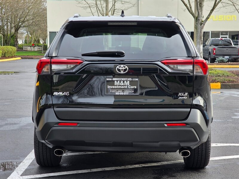 2019 Toyota RAV4 XLE Premium AWD / KMC Wheels / New Tires / 1-OWNER / All Wheel Drive / Lane Assist / Dynamic Cruise / Blind Spot / Rear CAM / Sun Roof / Leather - Photo 6 - Portland, OR 97217