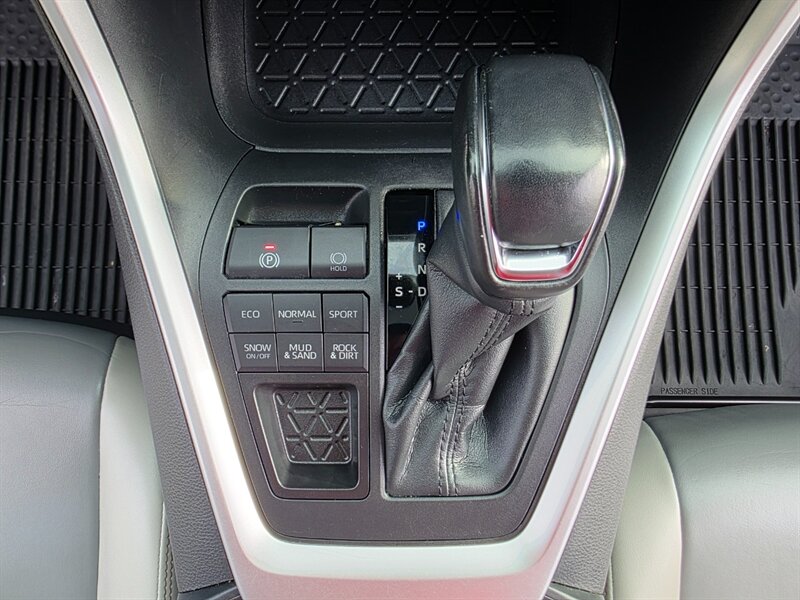 2019 Toyota RAV4 XLE Premium AWD / KMC Wheels / New Tires / 1-OWNER / All Wheel Drive / Lane Assist / Dynamic Cruise / Blind Spot / Rear CAM / Sun Roof / Leather - Photo 36 - Portland, OR 97217