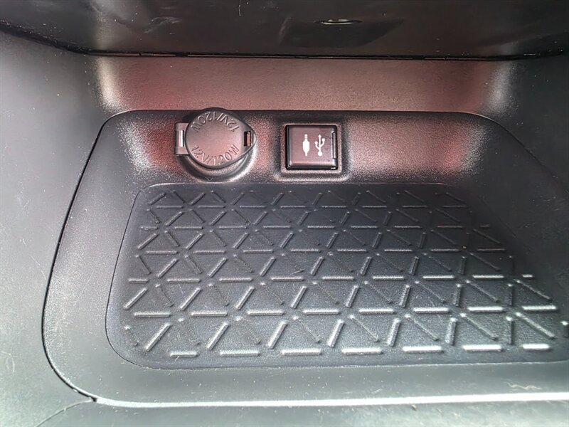 2019 Toyota RAV4 XLE Premium AWD / KMC Wheels / New Tires / 1-OWNER / All Wheel Drive / Lane Assist / Dynamic Cruise / Blind Spot / Rear CAM / Sun Roof / Leather - Photo 48 - Portland, OR 97217