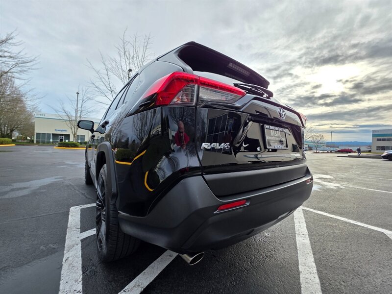 2019 Toyota RAV4 XLE Premium AWD / KMC Wheels / New Tires / 1-OWNER / All Wheel Drive / Lane Assist / Dynamic Cruise / Blind Spot / Rear CAM / Sun Roof / Leather - Photo 11 - Portland, OR 97217