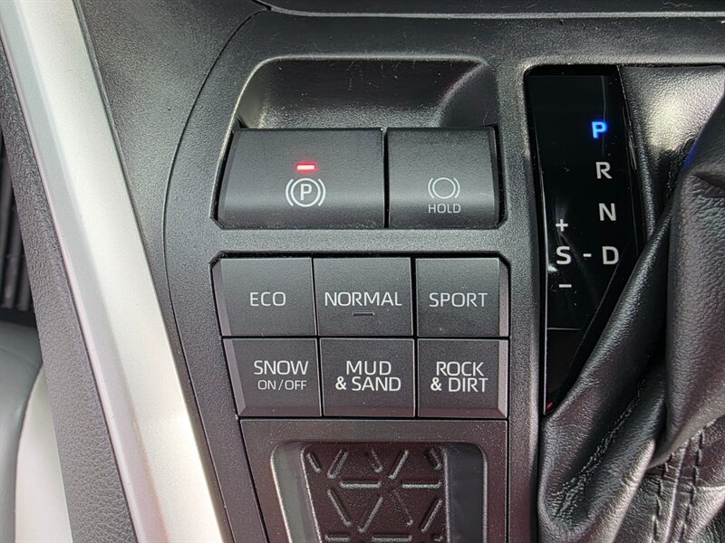 2019 Toyota RAV4 XLE Premium AWD / KMC Wheels / New Tires / 1-OWNER / All Wheel Drive / Lane Assist / Dynamic Cruise / Blind Spot / Rear CAM / Sun Roof / Leather - Photo 19 - Portland, OR 97217