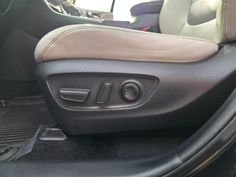 2019 Toyota RAV4 XLE Premium AWD / KMC Wheels / New Tires / 1-OWNER / All Wheel Drive / Lane Assist / Dynamic Cruise / Blind Spot / Rear CAM / Sun Roof / Leather - Photo 32 - Portland, OR 97217