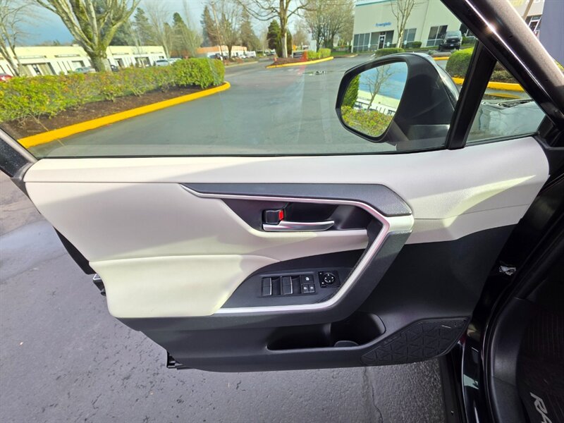 2019 Toyota RAV4 XLE Premium AWD / KMC Wheels / New Tires / 1-OWNER / All Wheel Drive / Lane Assist / Dynamic Cruise / Blind Spot / Rear CAM / Sun Roof / Leather - Photo 43 - Portland, OR 97217