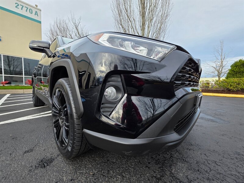 2019 Toyota RAV4 XLE Premium AWD / KMC Wheels / New Tires / 1-OWNER / All Wheel Drive / Lane Assist / Dynamic Cruise / Blind Spot / Rear CAM / Sun Roof / Leather - Photo 9 - Portland, OR 97217