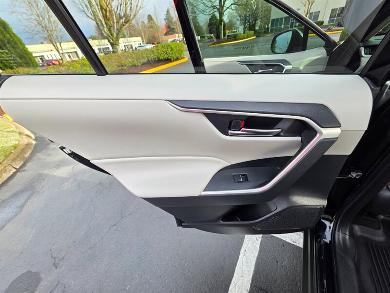 2019 Toyota RAV4 XLE Premium AWD / KMC Wheels / New Tires / 1-OWNER / All Wheel Drive / Lane Assist / Dynamic Cruise / Blind Spot / Rear CAM / Sun Roof / Leather - Photo 45 - Portland, OR 97217