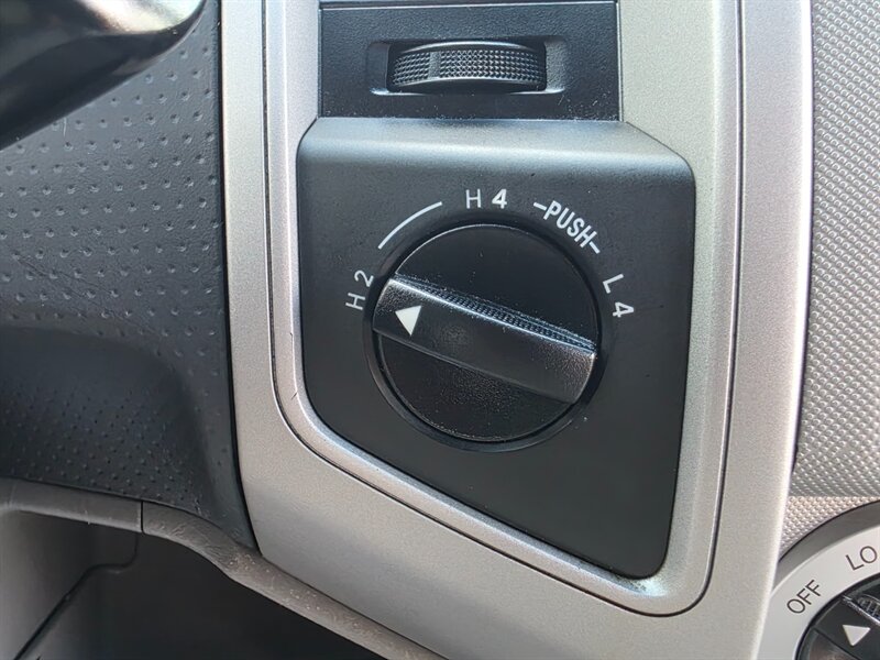 2007 Toyota Tacoma DOUBLE CAB 4X4 V6 / LONG BED / 1-OWNER / NEW LIFT  / NEW TIRES / LOCAL / NO RUST / PRISTINE !! - Photo 18 - Portland, OR 97217