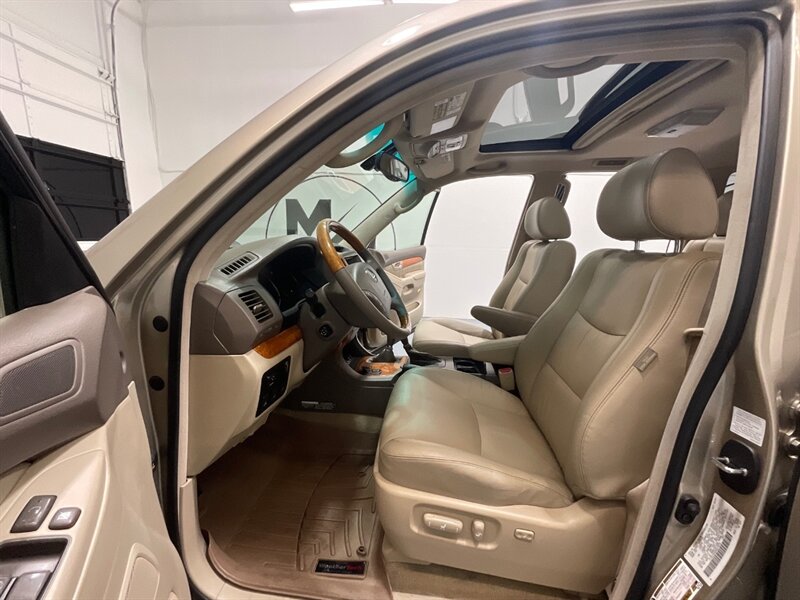 2005 Lexus GX 470 Sport Utility 4X4 / 4.7L V8 / LIFTED /TRD WHEELS / THIRD ROW SEAT / EIBACH PRO LIFT KIT / LUGGAGE RACK / ZERO RUST/ FRESH TIMING BELT +WATER PUMP SERVICE DONE - Photo 10 - Gladstone, OR 97027