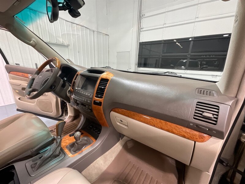 2005 Lexus GX 470 Sport Utility 4X4 / 4.7L V8 / LIFTED /TRD WHEELS / THIRD ROW SEAT / EIBACH PRO LIFT KIT / LUGGAGE RACK / ZERO RUST/ FRESH TIMING BELT +WATER PUMP SERVICE DONE - Photo 39 - Gladstone, OR 97027