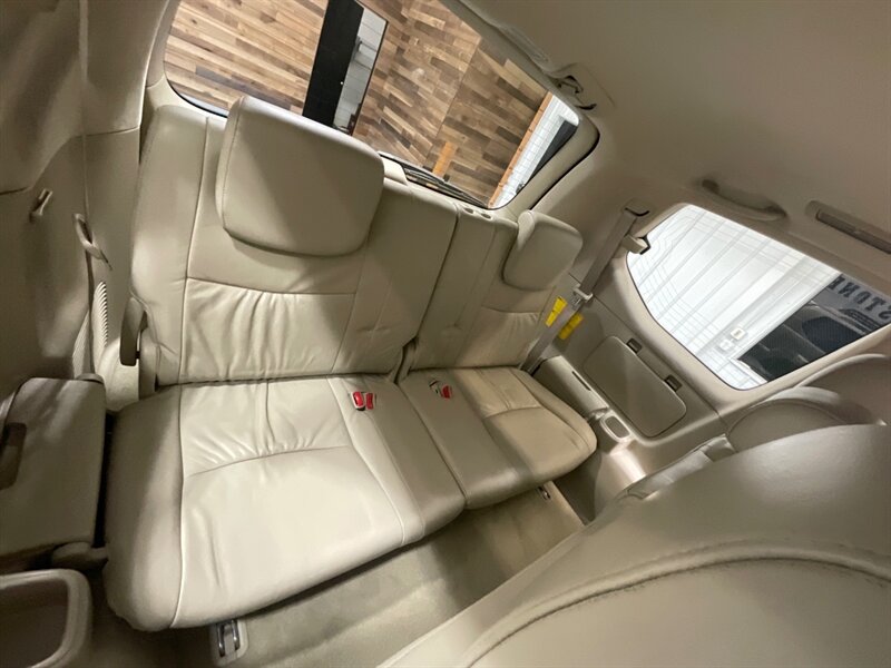 2005 Lexus GX 470 Sport Utility 4X4 / 4.7L V8 / LIFTED /TRD WHEELS / THIRD ROW SEAT / EIBACH PRO LIFT KIT / LUGGAGE RACK / ZERO RUST/ FRESH TIMING BELT +WATER PUMP SERVICE DONE - Photo 12 - Gladstone, OR 97027