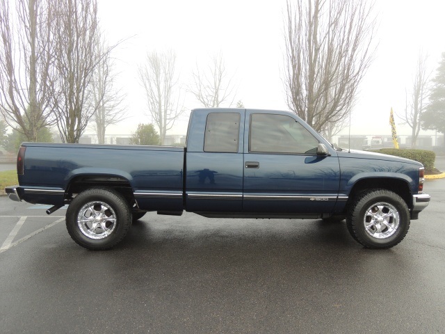 1996 Chevrolet Silverado 1500 4X4 / LOW MILES   - Photo 4 - Portland, OR 97217