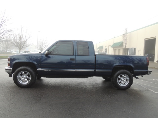 1996 Chevrolet Silverado 1500 4X4 / LOW MILES   - Photo 3 - Portland, OR 97217