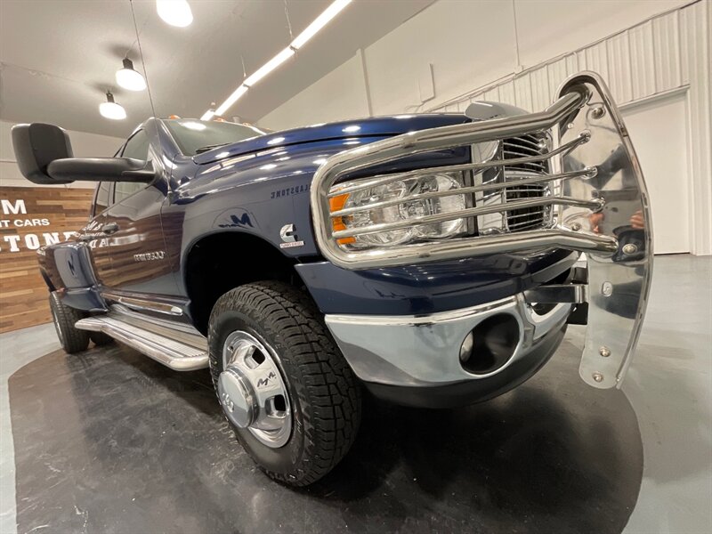 2004 Dodge Ram 3500 Laramie DUALLY 4X4 / 5.9L DIESEL / 6-SPEED MANUAL  / ZERO RUST - Photo 32 - Gladstone, OR 97027