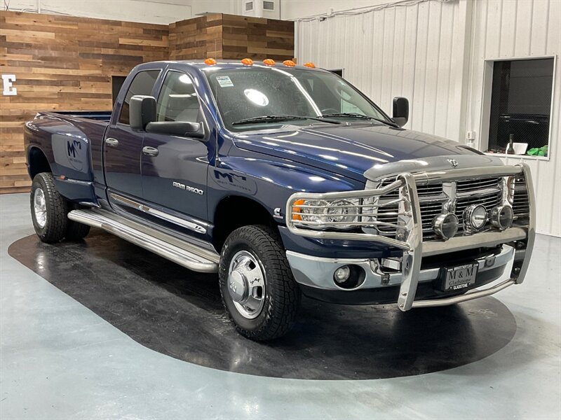 2004 Dodge Ram 3500 Laramie DUALLY 4X4 / 5.9L DIESEL / 6-SPEED MANUAL  / ZERO RUST - Photo 2 - Gladstone, OR 97027