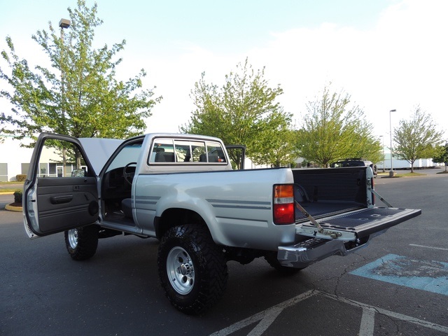 1991 Toyota Pickup Deluxe / 4X4 / 5-Speed / 6Cyl / LIFTED LIFTED   - Photo 27 - Portland, OR 97217