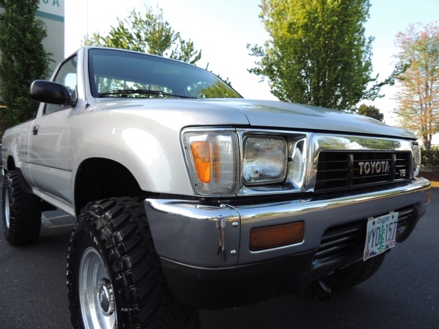 1991 Toyota Pickup Deluxe / 4X4 / 5-Speed / 6Cyl / LIFTED LIFTED   - Photo 9 - Portland, OR 97217