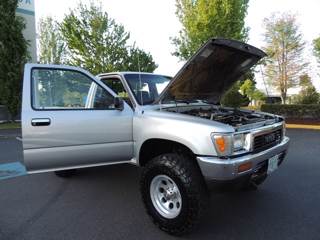 1991 Toyota Pickup Deluxe / 4X4 / 5-Speed / 6Cyl / LIFTED LIFTED   - Photo 31 - Portland, OR 97217