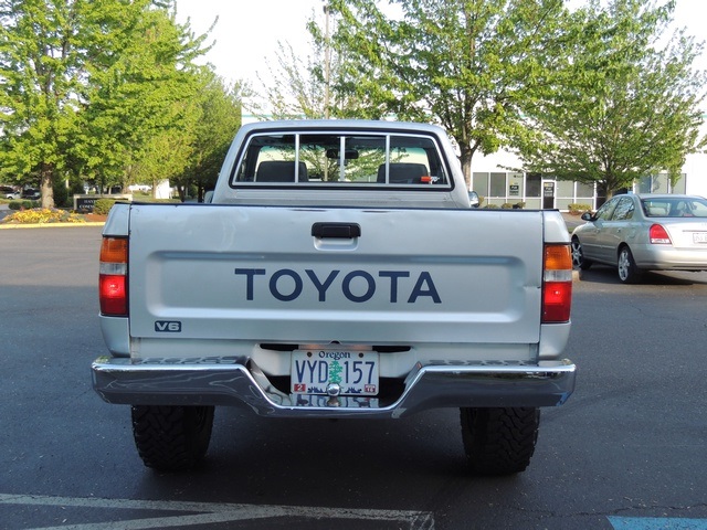 1991 Toyota Pickup Deluxe / 4X4 / 5-Speed / 6Cyl / LIFTED LIFTED   - Photo 6 - Portland, OR 97217