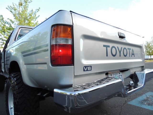 1991 Toyota Pickup Deluxe / 4X4 / 5-Speed / 6Cyl / LIFTED LIFTED   - Photo 12 - Portland, OR 97217