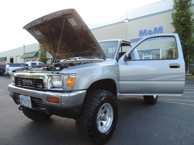 1991 Toyota Pickup Deluxe / 4X4 / 5-Speed / 6Cyl / LIFTED LIFTED   - Photo 25 - Portland, OR 97217