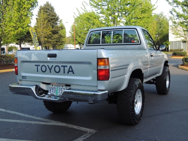 1991 Toyota Pickup Deluxe / 4X4 / 5-Speed / 6Cyl / LIFTED LIFTED   - Photo 8 - Portland, OR 97217