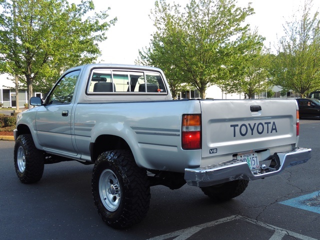 1991 Toyota Pickup Deluxe / 4X4 / 5-Speed / 6Cyl / LIFTED LIFTED   - Photo 7 - Portland, OR 97217