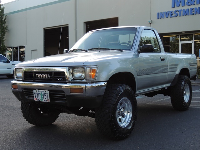 1991 Toyota Pickup Deluxe / 4X4 / 5-Speed / 6Cyl / LIFTED LIFTED   - Photo 39 - Portland, OR 97217