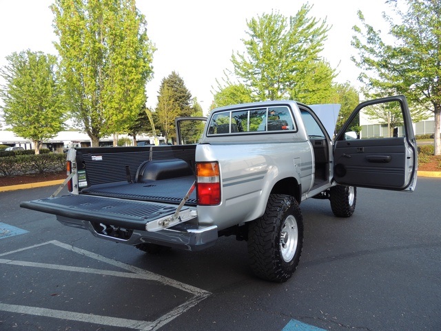 1991 Toyota Pickup Deluxe / 4X4 / 5-Speed / 6Cyl / LIFTED LIFTED   - Photo 29 - Portland, OR 97217