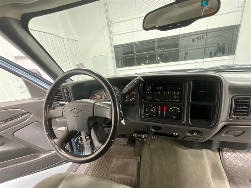 2006 Chevrolet Silverado 3500 LT Crew Cab 4X4 / 6.6L DIESEL / LBZ / 69K MILES  / LOCAL RUST FREE / LONG BED - Photo 21 - Gladstone, OR 97027