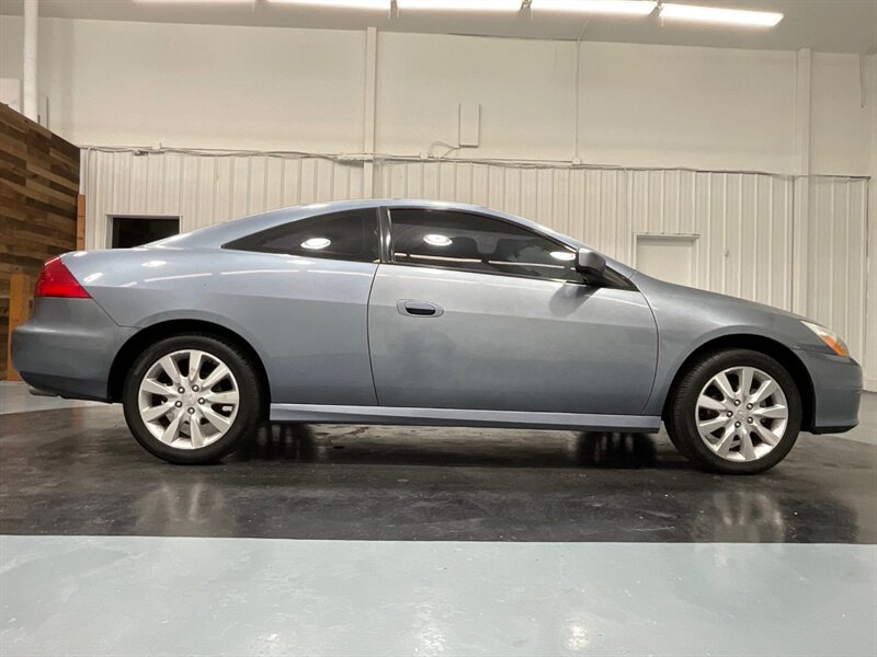 2006 Honda Accord EX V-6 Coupe 2DR / V6 / Leather / Sunroof  / Heated Seats - Photo 4 - Gladstone, OR 97027