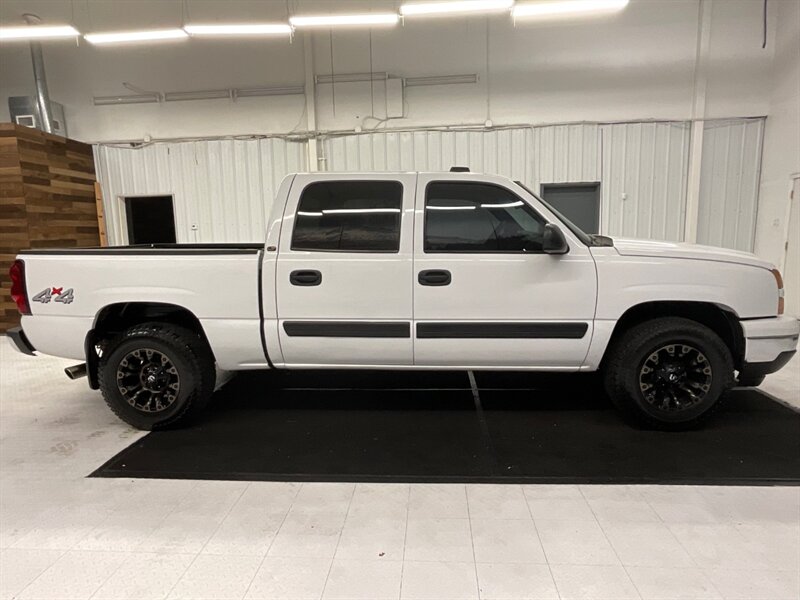 2006 Chevrolet Silverado 1500 LT Crew Cab 4X4 / 5.3L V8 / LOCAL TRUCK /RUST FREE  / FUEL WHEELS / Great Service History - Photo 4 - Gladstone, OR 97027